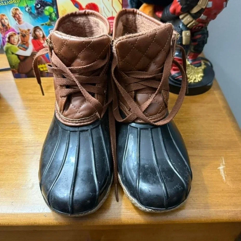 Wild‎ Diva Brown and black boots - size 7.5
